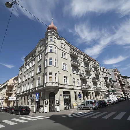 Pomaranczarnia Апартаменты